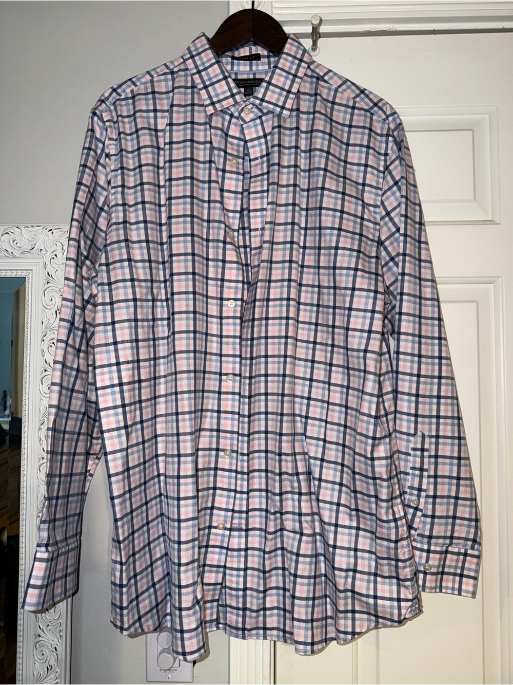 Banana Republic Grant Fit Pink and Blue Plaid Button-Down Shirt